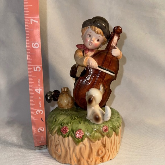 Vintage Musical Figurine‎ Boy with Cello Dog Umbrella Money Sack Christmas 1985 - Picture 7 of 7